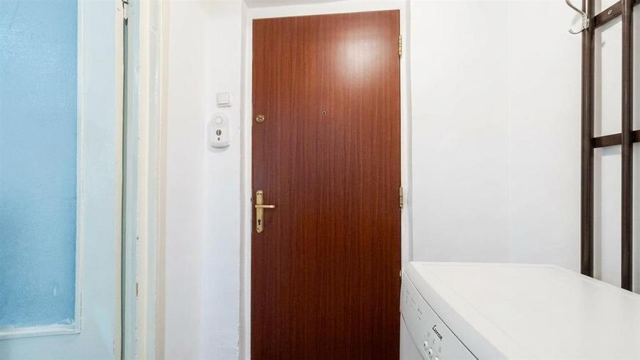 Garsonieră decomandată în Rogerius
