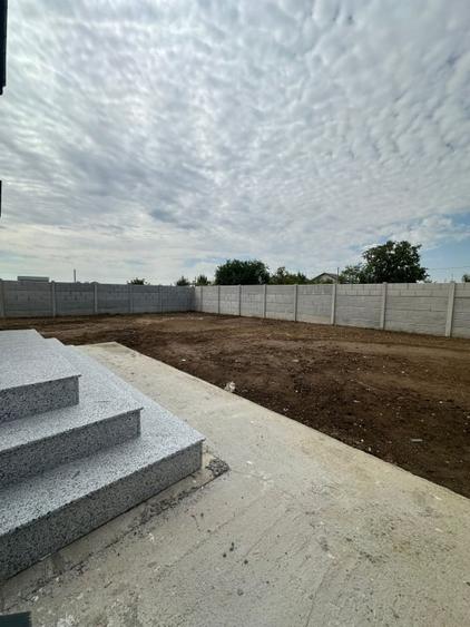 Casă individuală cu 4 camere cu Canalizare în Domnești