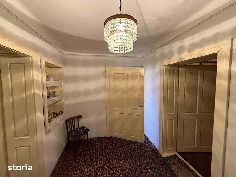 Casă cu 4 camere cu Teren 400 Mp în Poiana Sibiului