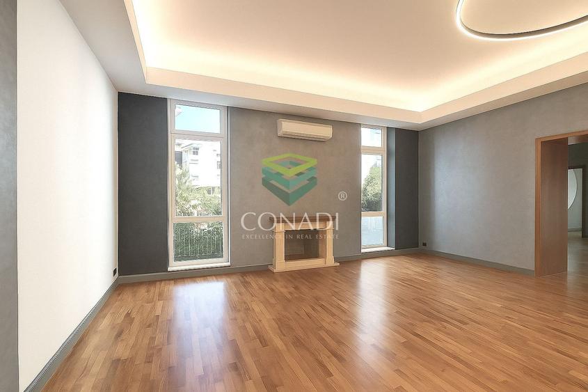 Duplex cu 12 camere cu Canalizare în Herăstrău