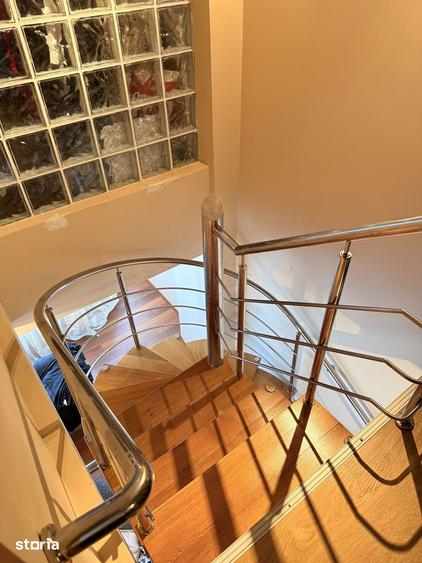 Apartament cu 4 camere, mobilat în Central