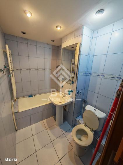 Apartament cu 4 camere decomandat în Central