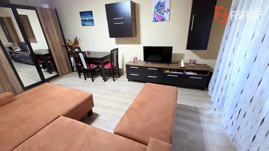 Apartament cu 3 camere decomandat în Torontalului