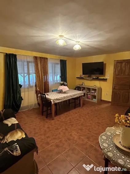 Casă cu 4 camere cu Teren 344 Mp în Central