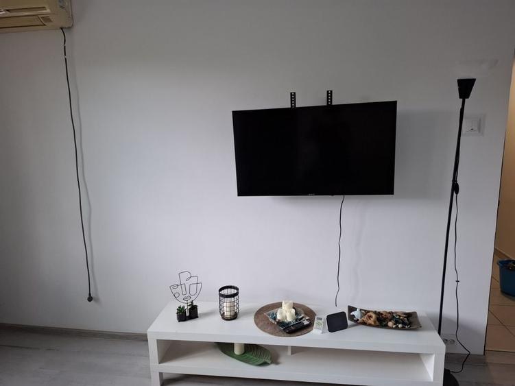 Apartament cu 3 camere semidecomandat în Dacia