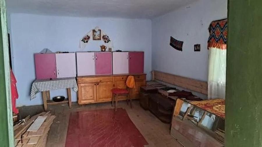 Casă cu Teren 30 Mp în Poșaga