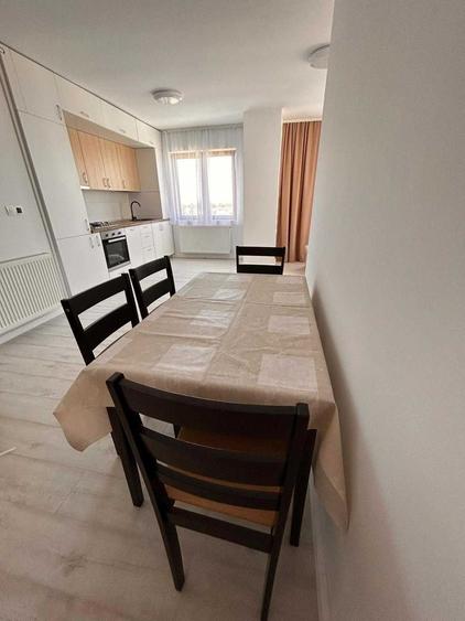 Apartament cu 3 camere decomandat în Torontalului
