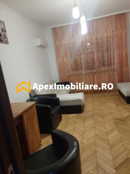 Apartament cu 3 camere semidecomandat, mobilat în Eminescu