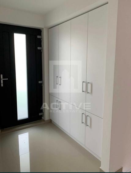 Duplex cu 4 camere cu Canalizare în Europa