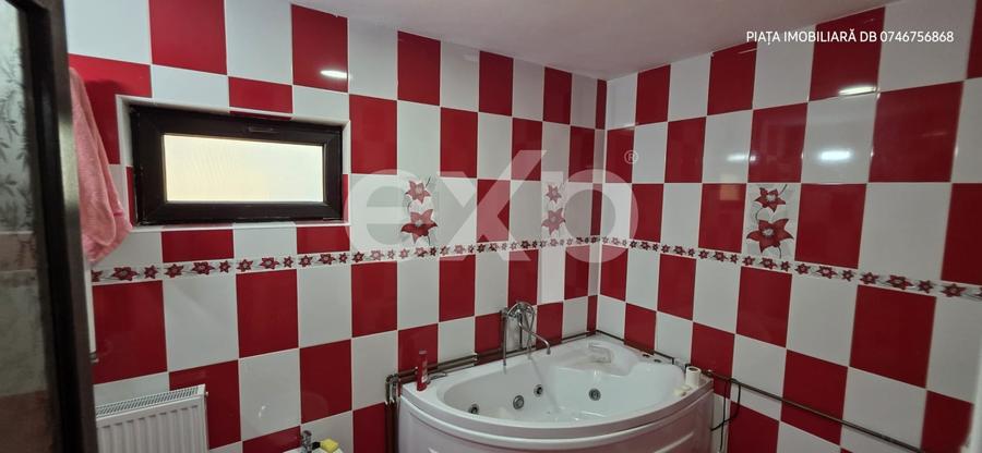 Casă individuală cu 6 camere cu Piscina în Răzvad