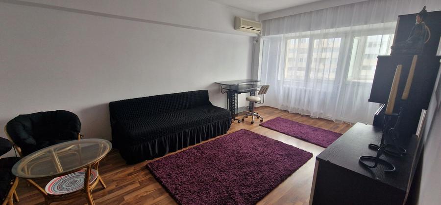 Apartament cu 2 camere decomandat în Trocadero