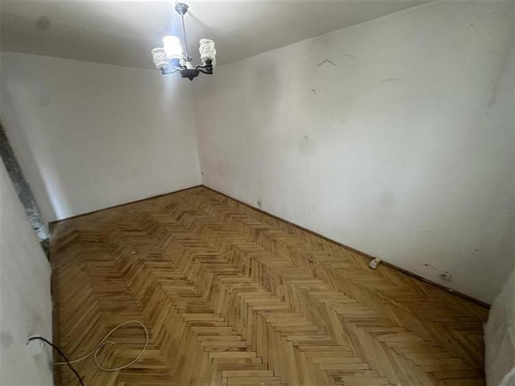 Decomandat la etajul 1 cu 2 balcoane, aproape de Mall - 1