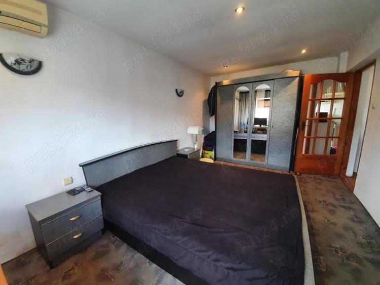 Apartament cu 3 camere decomandat în Oravița