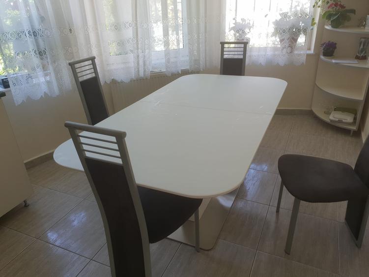 Casă individuală cu 7 camere cu Teren 750 Mp în Zorilor