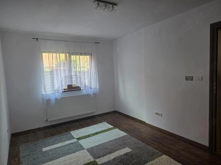 Apartament cu 3 camere decomandat în Giroc