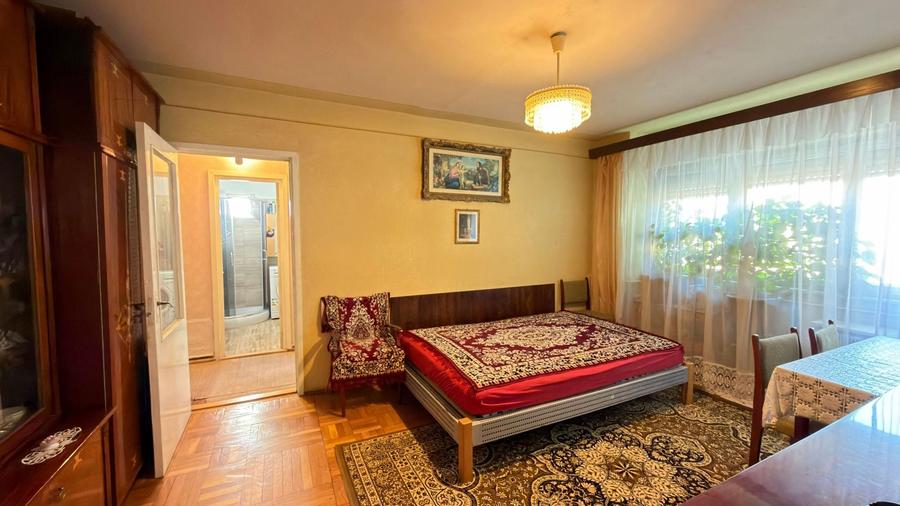 Apartament cu 3 camere semidecomandat, mobilat în Ultracentral