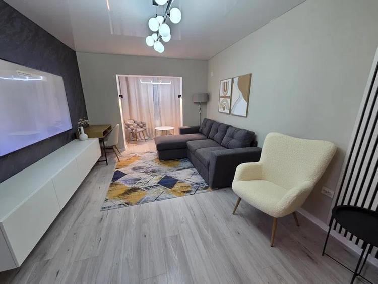 Apartament cu 3 camere decomandat, mobilat în Dorobanți