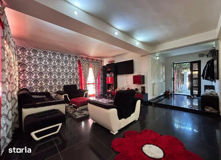 Casă cu 6 camere cu Teren 350 Mp în Cug