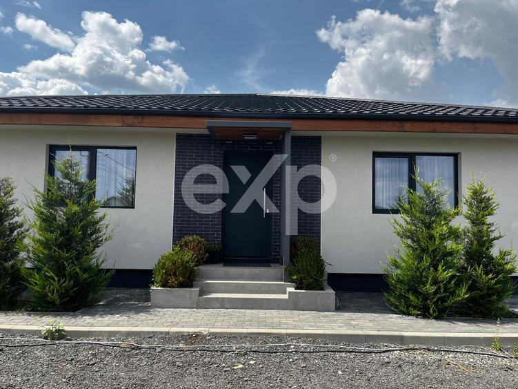 Casă individuală cu 3 camere cu Teren 360 Mp în Crevedia