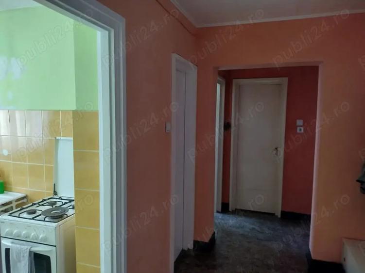 Apartament cu 4 camere decomandat în Săsar