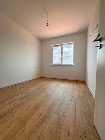 Duplex cu 4 camere cu Canalizare în Moșnița Nouă