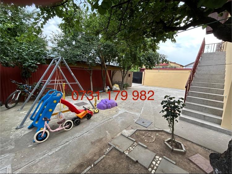 Casă individuală cu 5 camere cu Canalizare în Roșu