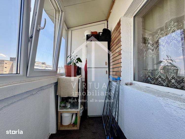 Apartament cu 4 camere decomandat în Est