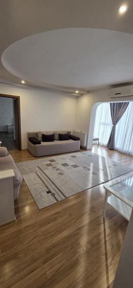 Apartament cu 3 camere semidecomandat în Micălaca