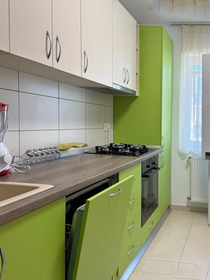 Apartament cu 3 camere decomandat, mobilat în Theodor Pallady