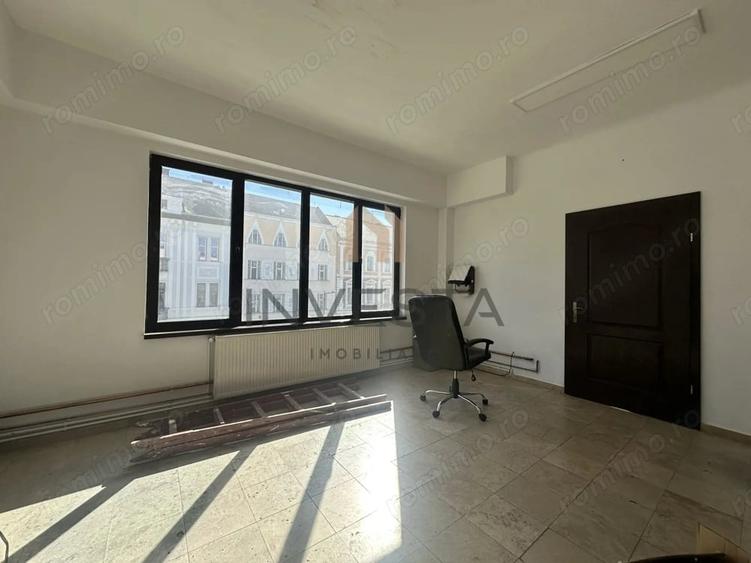 Apartament cu 4 camere decomandat în Ultracentral