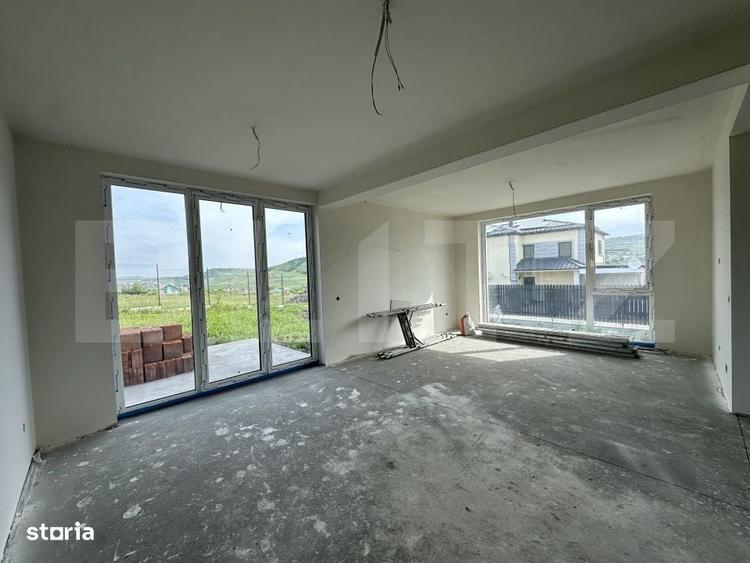 Casă cu 4 camere în Chinteni