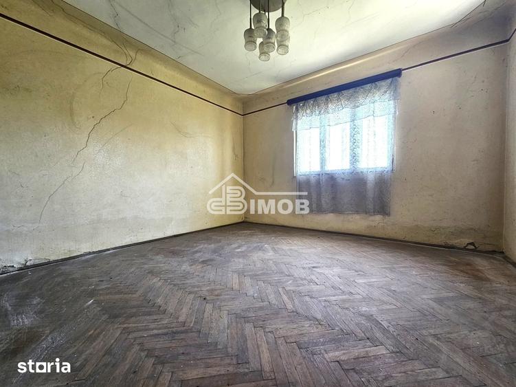 Casă cu 4 camere cu Teren 995 Mp în Ulmi