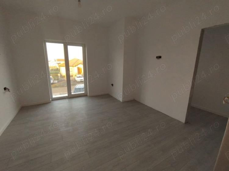 Casă cu 4 camere cu Teren 367 Mp în Sânandrei