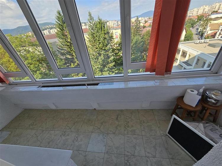 Apartament cu 2 camere semidecomandat în Centrul Civic