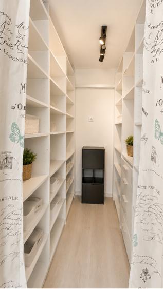 Apartament cu 2 camere semidecomandat, mobilat în City Park Mall