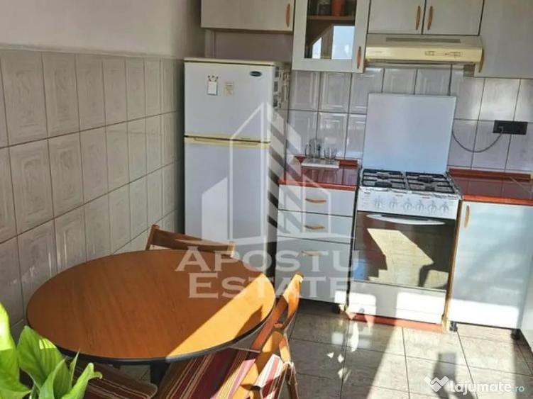 Apartament cu 3 camere decomandat în Fortuna