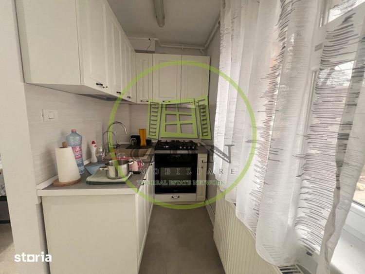 Apartament cu 3 camere decomandat, mobilat în Cornitoiu