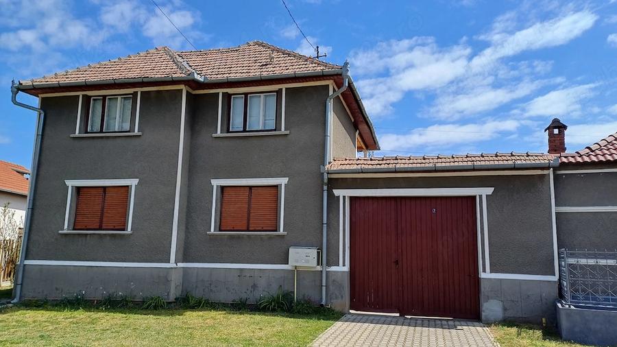 Casă cu 3 camere cu Teren 526 Mp în Vinerea