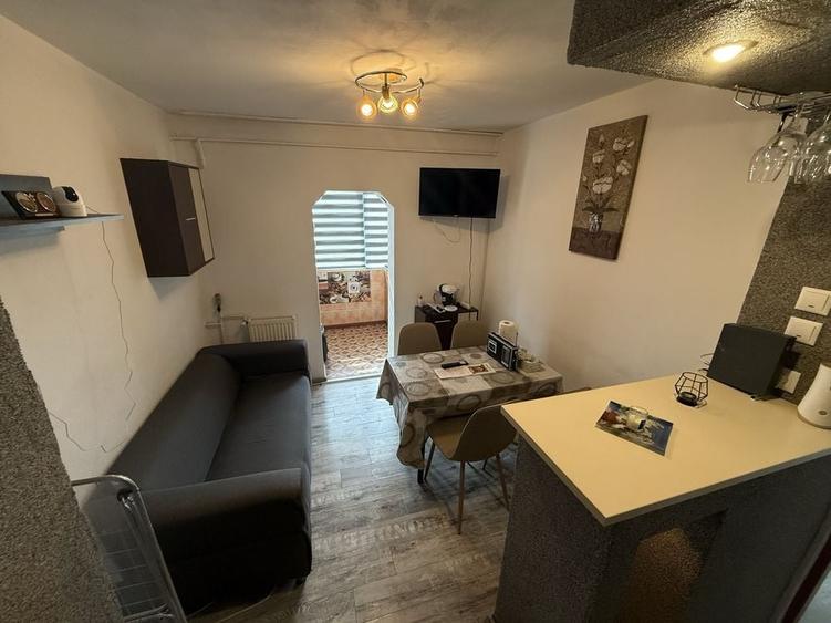 Apartament cu 2 camere decomandat în Exterior Vest