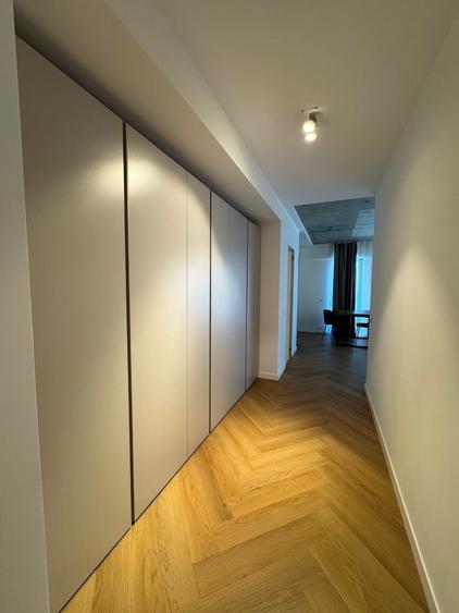 Apartament cu 3 camere decomandat în Barbu Văcărescu
