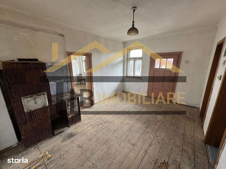 Casă cu 2 camere cu Teren 1192 Mp în Criș