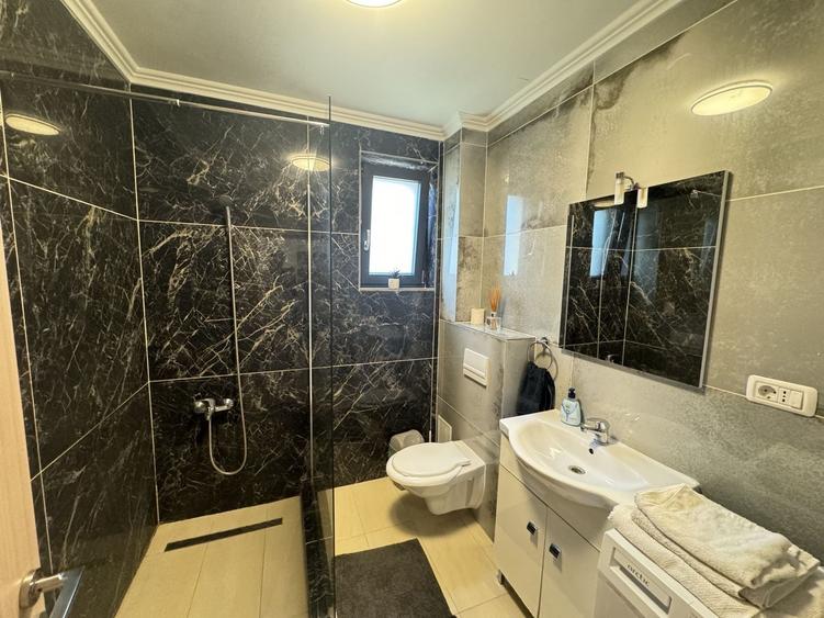 Apartament cu 3 camere semidecomandat, mobilat în UTA