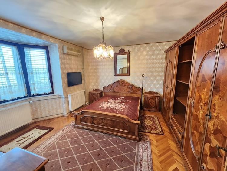 Casă individuală cu 5 camere cu Piscina în Crișan