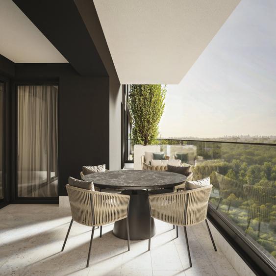 Apartament cu 4 camere decomandat în Doamna Ghica
