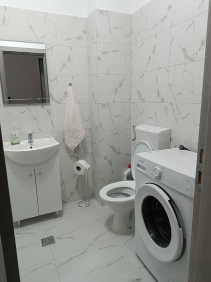 Apartament cu 2 camere semidecomandat în Roșu