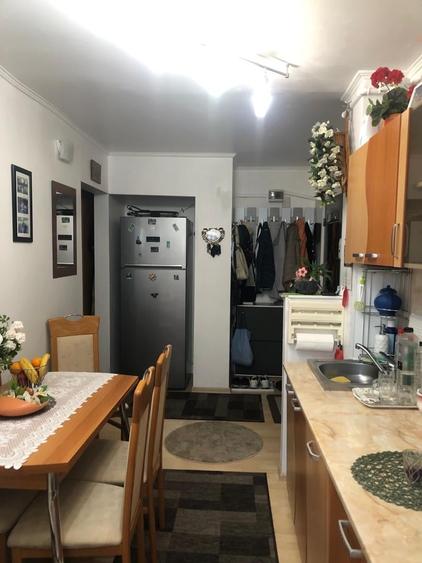 Apartament cu 3 camere decomandat în Exterior Sud