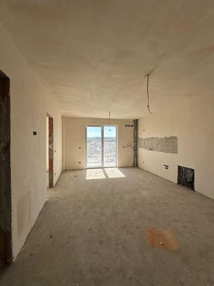 Apartament cu 2 camere decomandat în Vișani