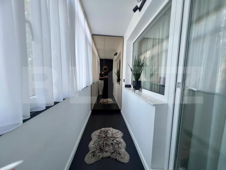 Apartament cu 3 camere semidecomandat, mobilat în Valea Rosie