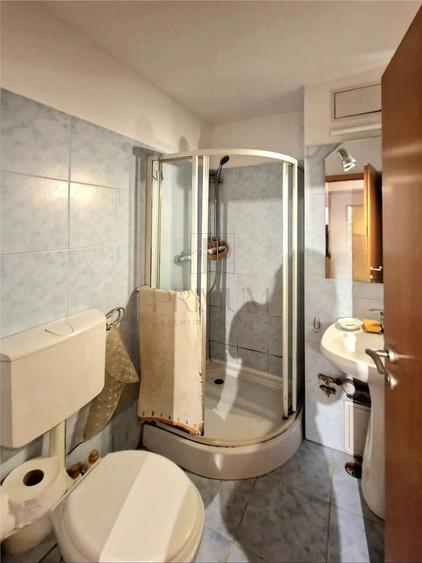 Apartament cu 4 camere decomandat în Steaua