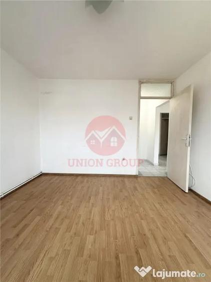 Apartament cu 4 camere decomandat în Km 4